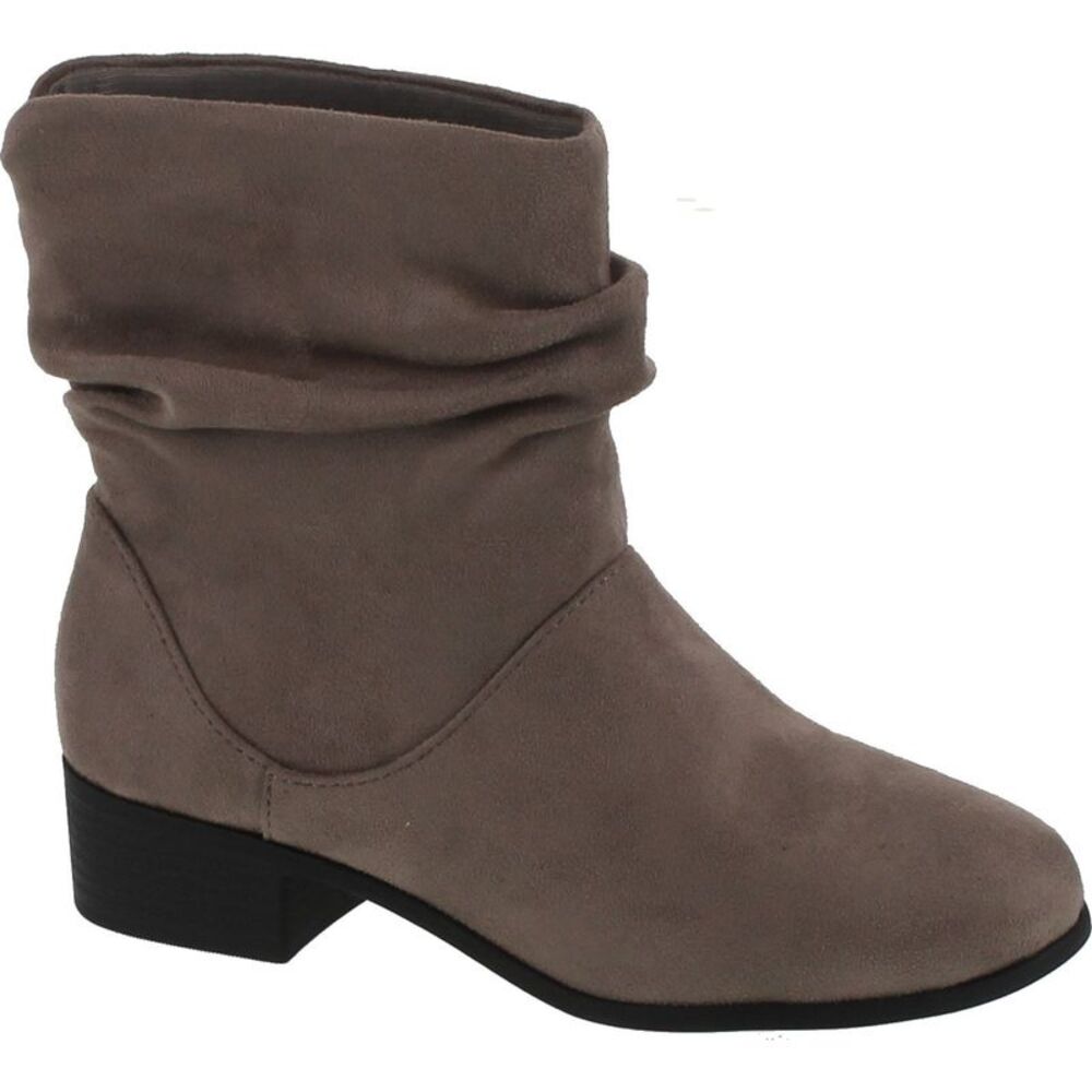 Soda Energy Grey Womens boots 8.5 NEW